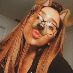 Meet your Posher, Daniela